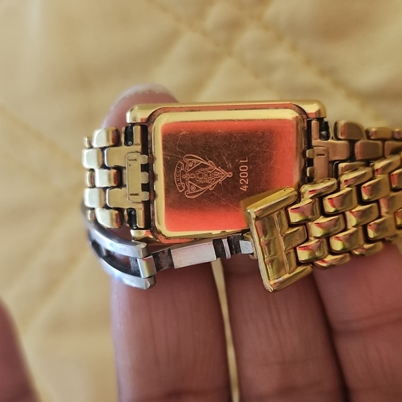 GUCCI Authentic 1980's watch - Picture 3 of 4